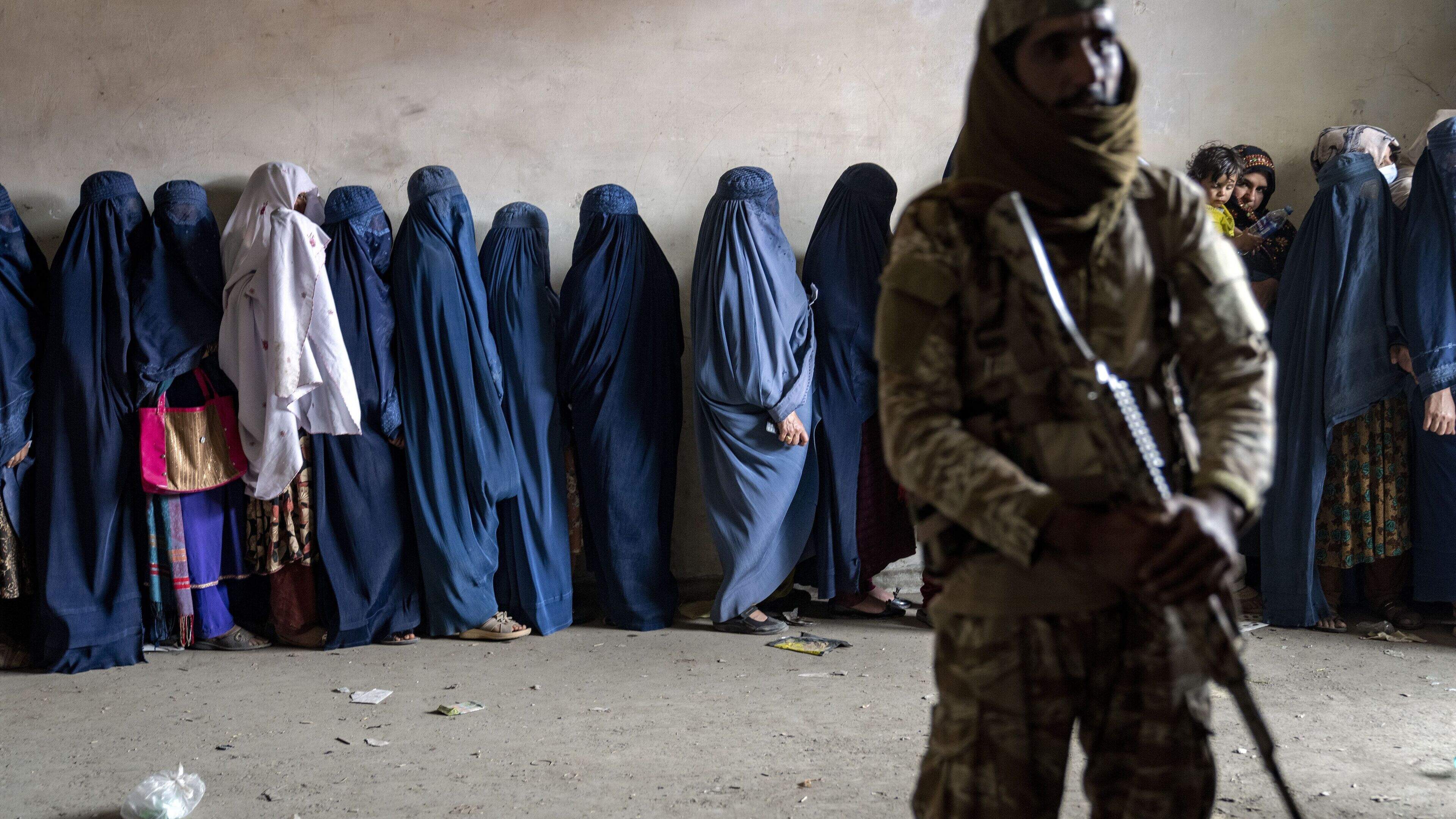One million women and girls lose aid access due to record funding cuts in last year, UN Women says